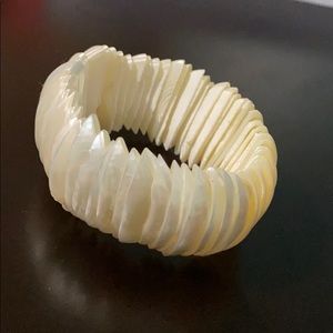 Mother of pearl shell bracelet
